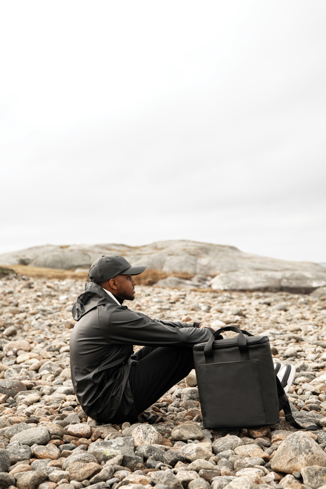 VINGA Baltimore AWARE™ recycled PET cap