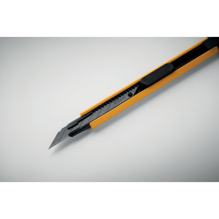 BLADE - Small retractable knife