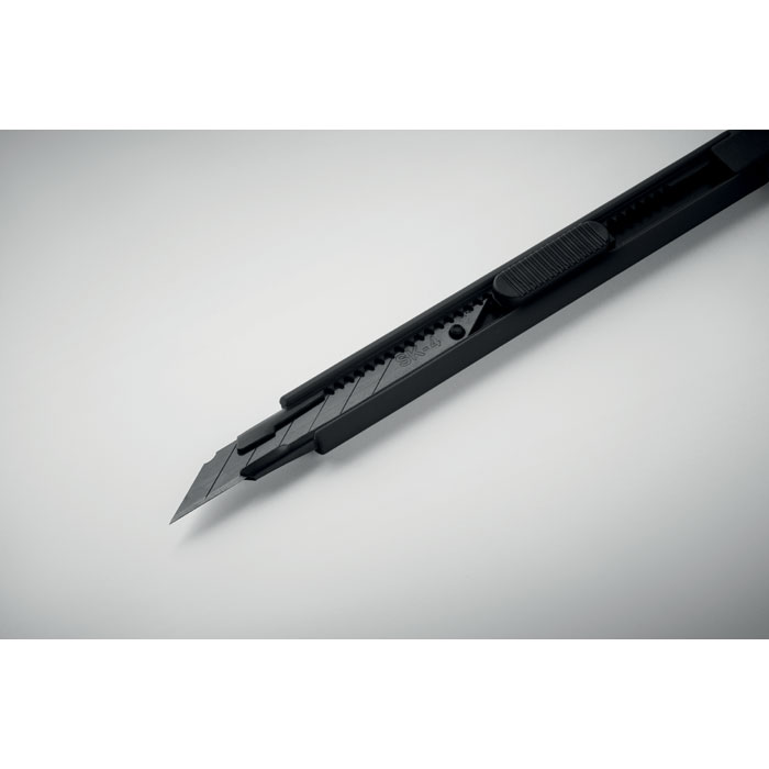 BLADE - Small retractable knife