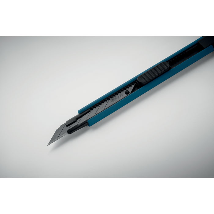 BLADE - Small retractable knife