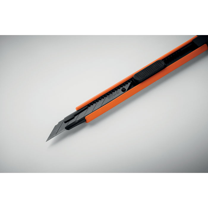 BLADE - Small retractable knife