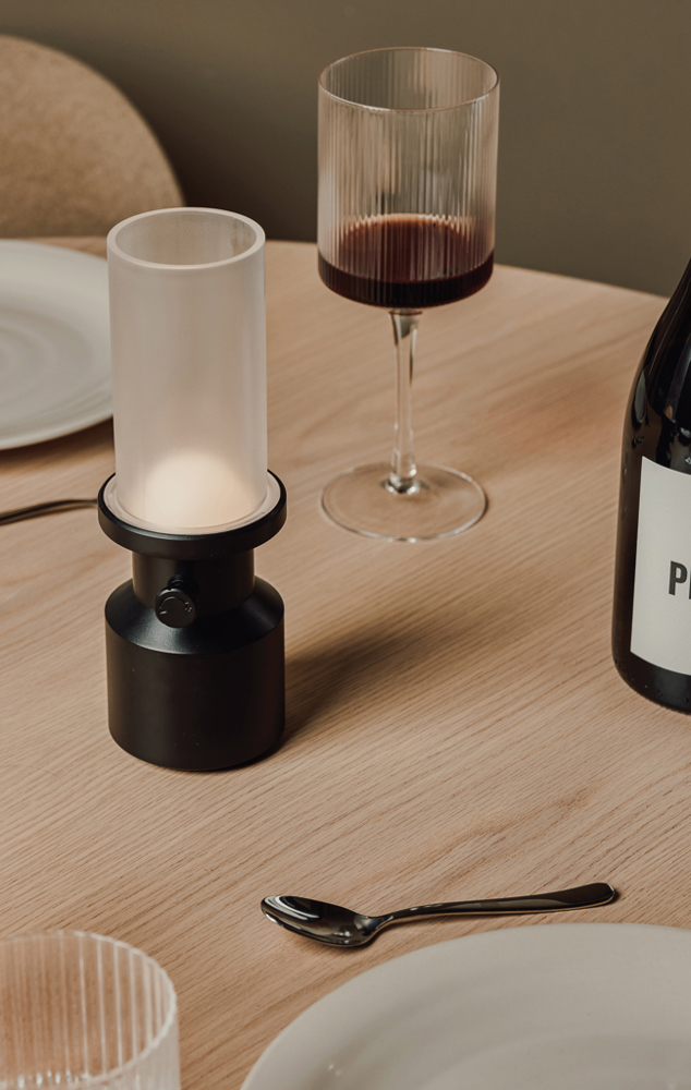 VINGA Niori RCS table lamp
